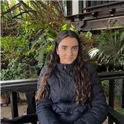 Soy una persona muy paciente con los niños y doy clases de todas las materias a niños de primaria